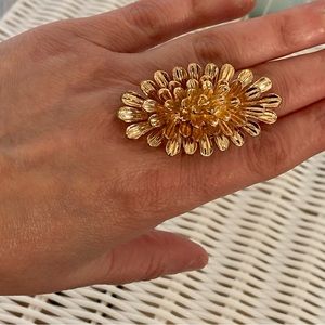 Vintage Oversized Gold Acorn Ring Size 7-8
